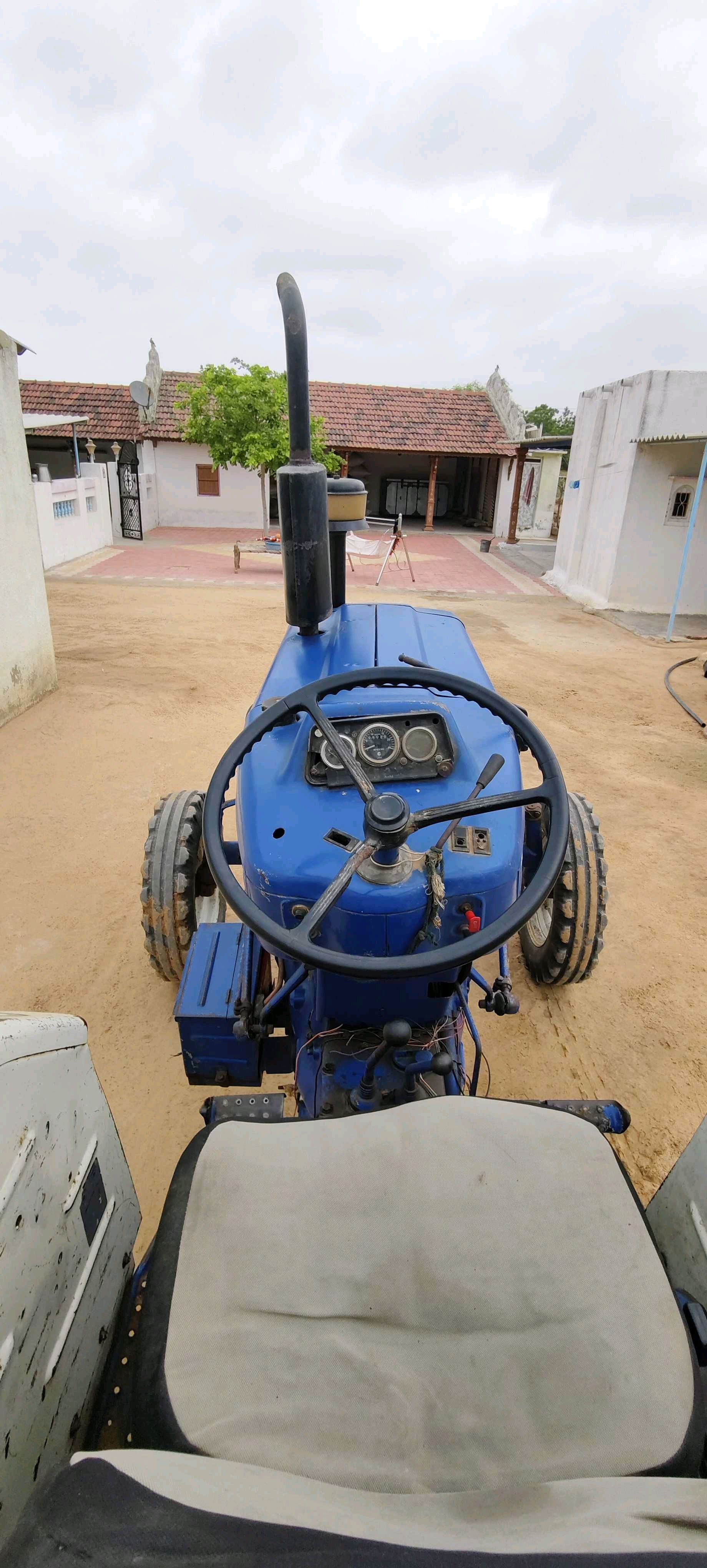 ટ્રેક્ટર