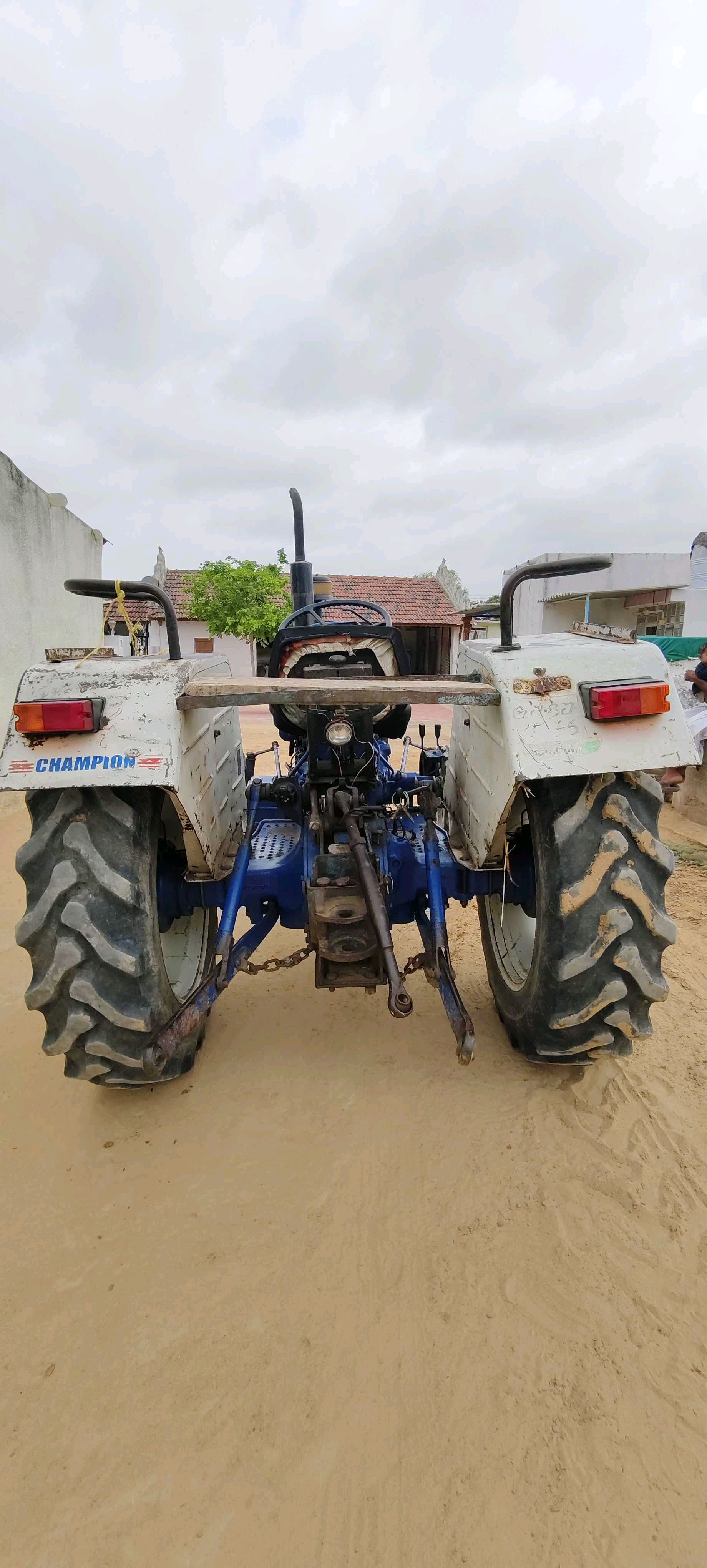 ટ્રેક્ટર